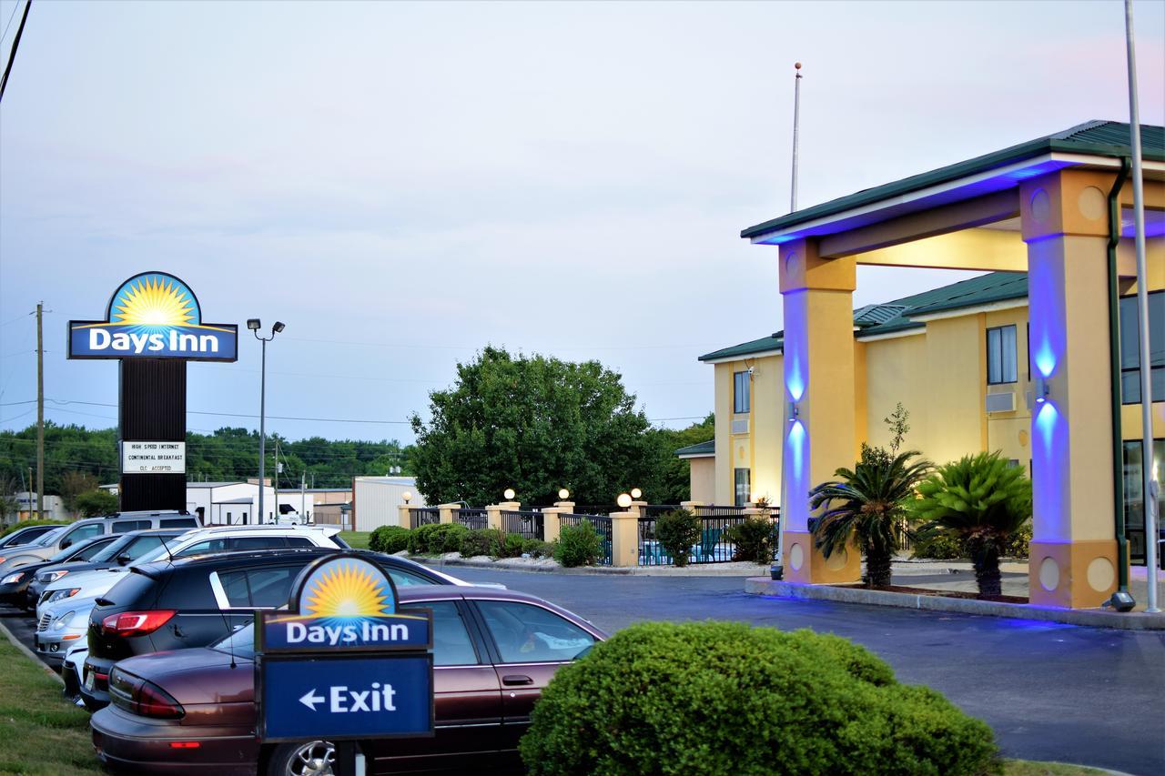 Days Inn By Wyndham Montgomery Eksteriør billede